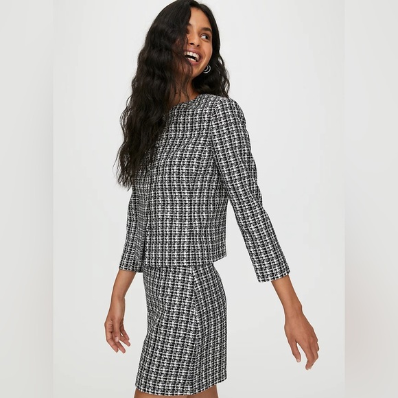 Aritzia Babaton Bryn skirt - Picture 2 of 3